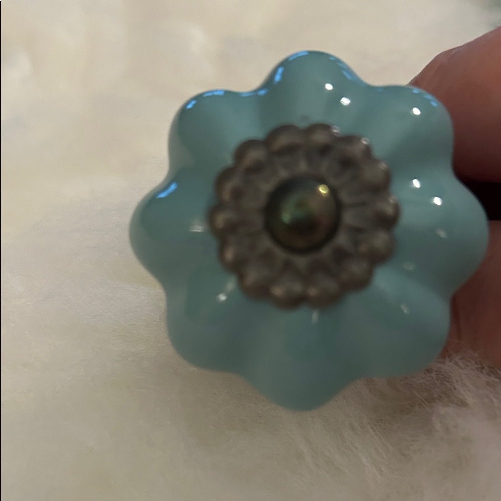 Assorted Decorative Porcelain Knobs Set - Picture 4 of 7